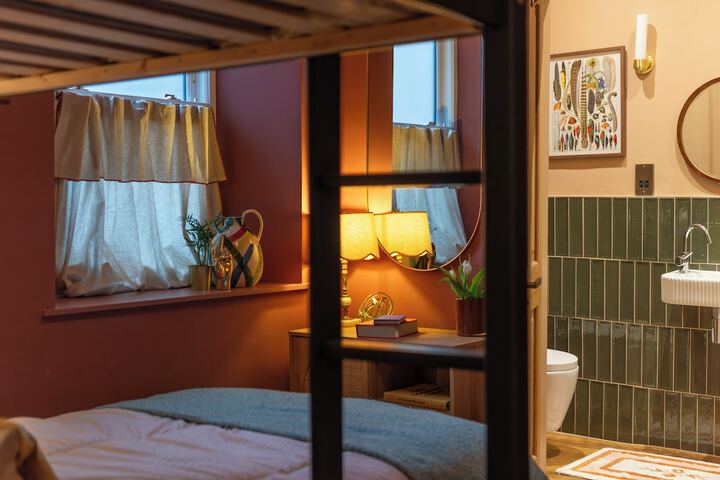 Room 20 of 104