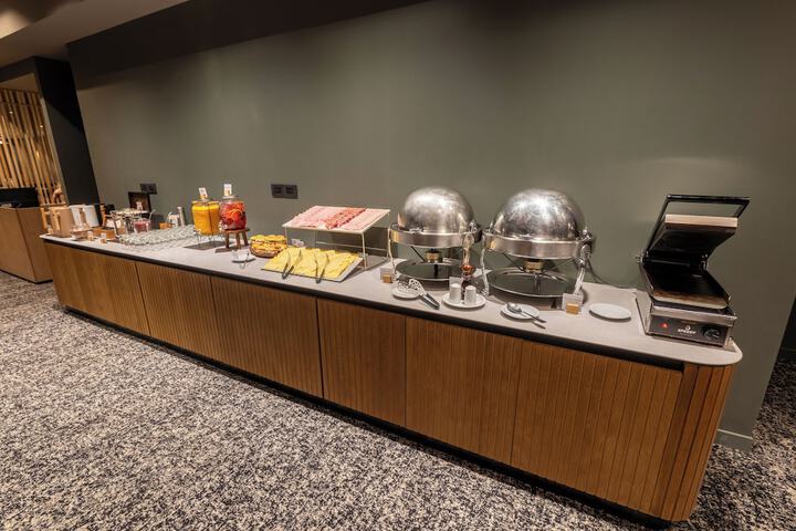 Dining 43 of 50