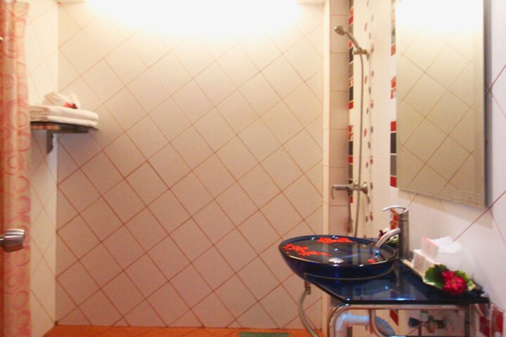 Room 46 of 66