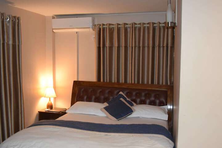 Room 5 of 31
