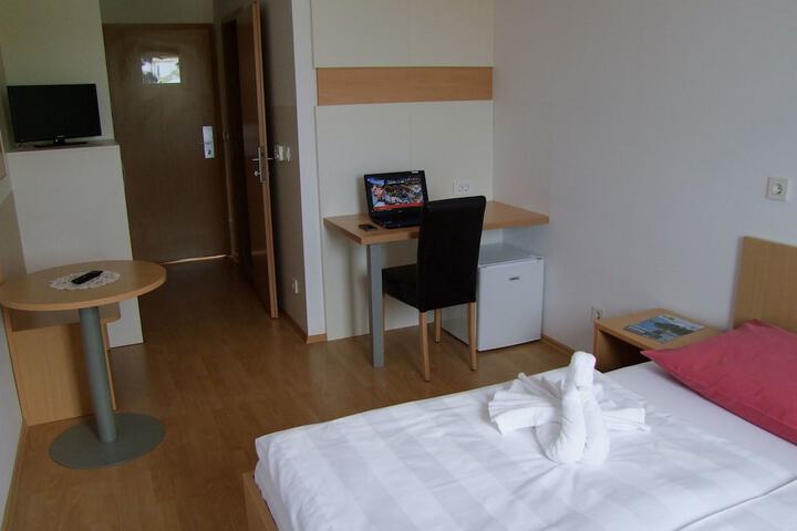 Room 3 of 57