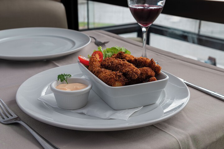 Dining 40 of 51