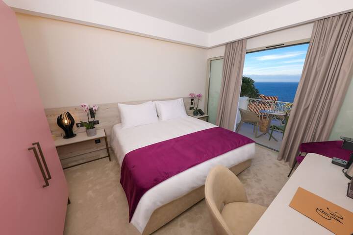 Room 4 of 42