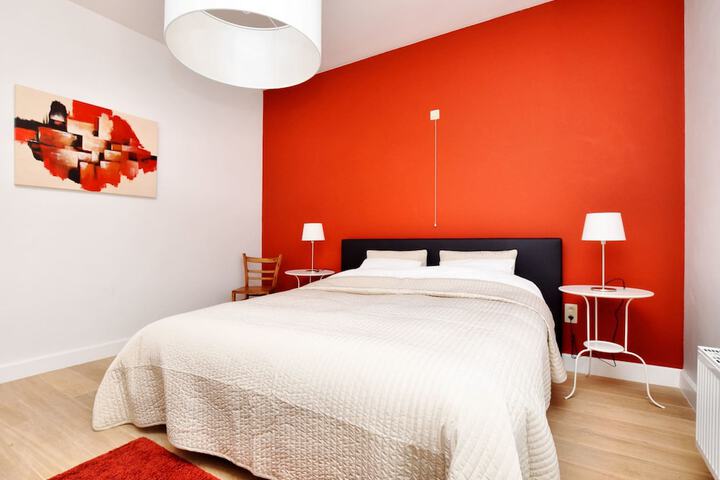 Room 2 of 40