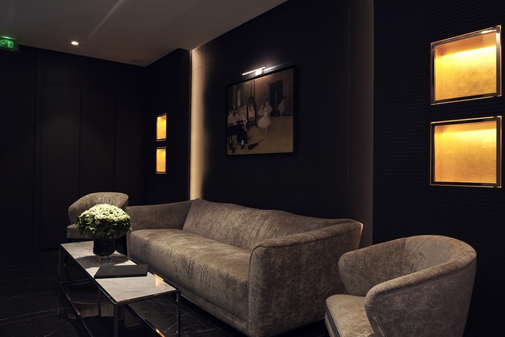 Lounge 65 of 84