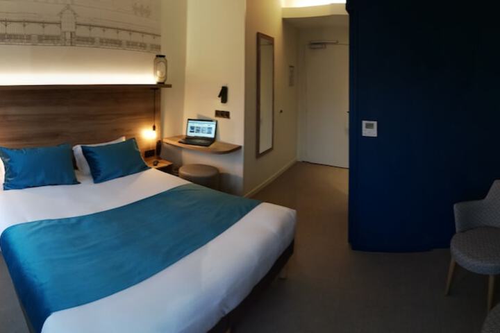 Room 9 of 48