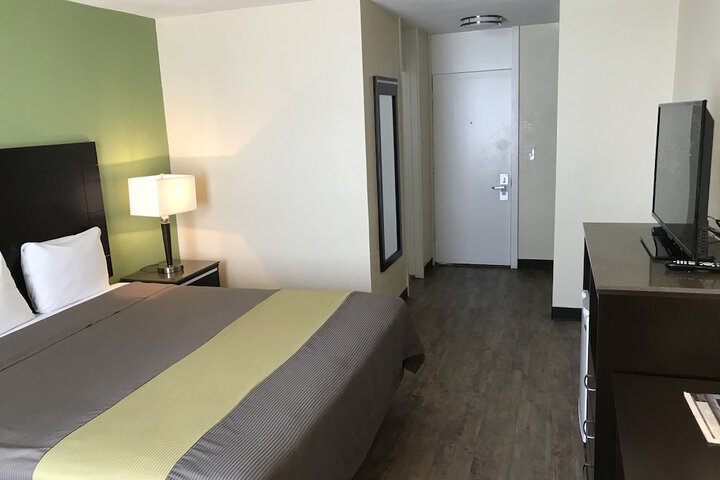 Room 8 of 27