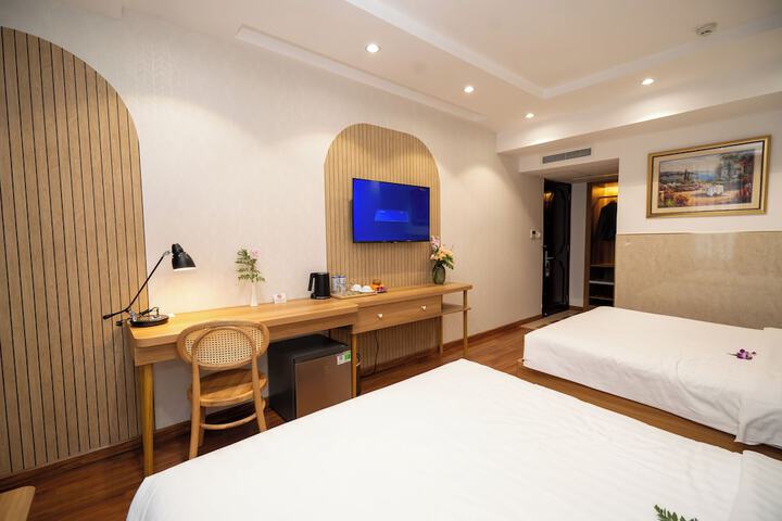 Room 25 of 80