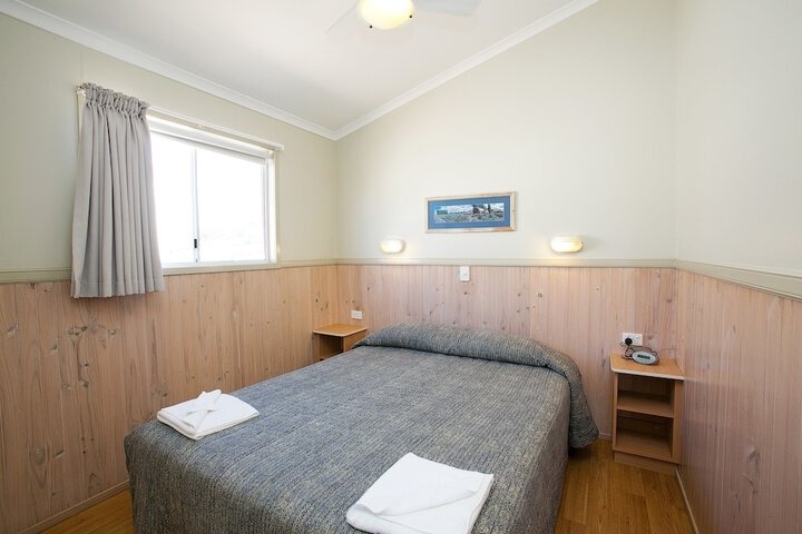 Room 4 of 32