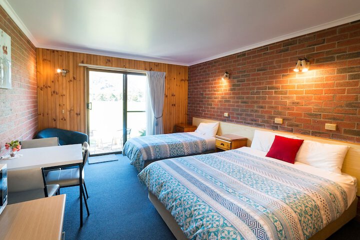 Room 16 of 35