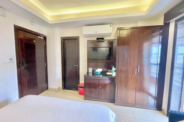Room 13 of 52