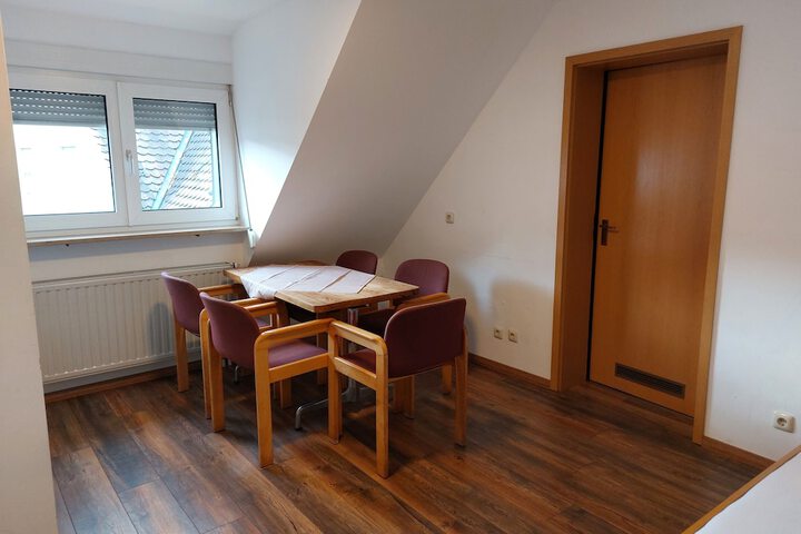 Room 42 of 76