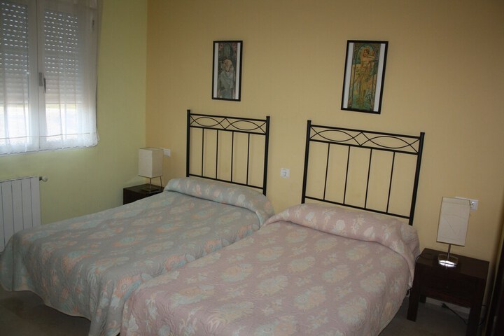 Room 5 of 48