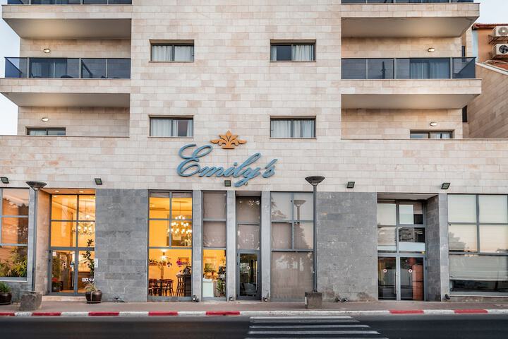 Hotel 62 of 64