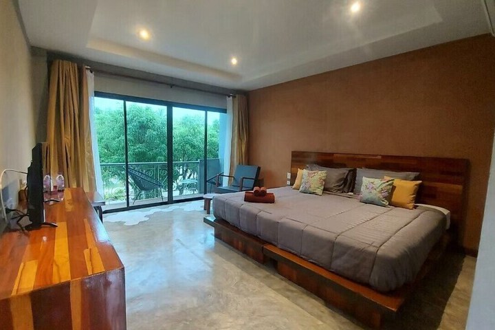 Room 28 of 62