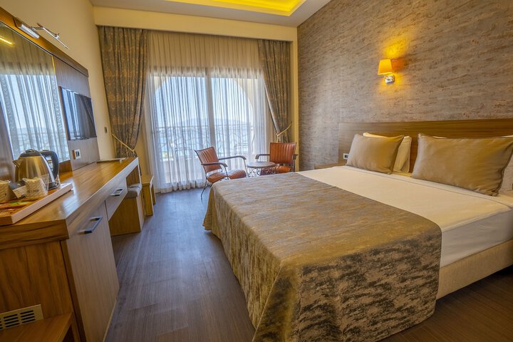Room 53 of 177