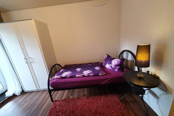 Room 12 of 33