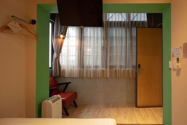 Room 69 of 108