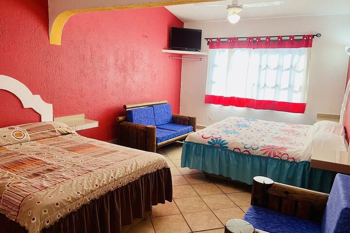 Room 3 of 28