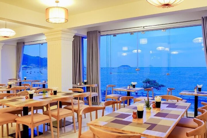 Dining Photos