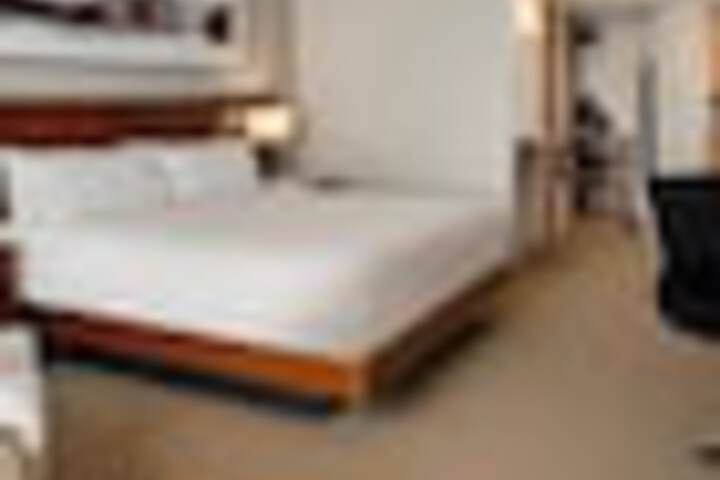 Room 35 of 177