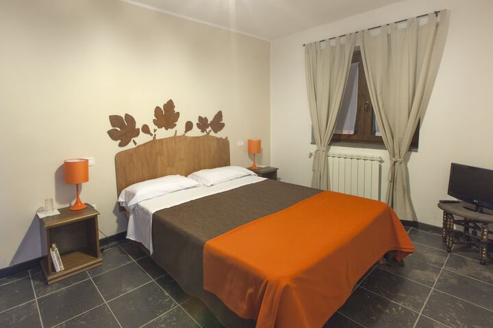 Room 5 of 25