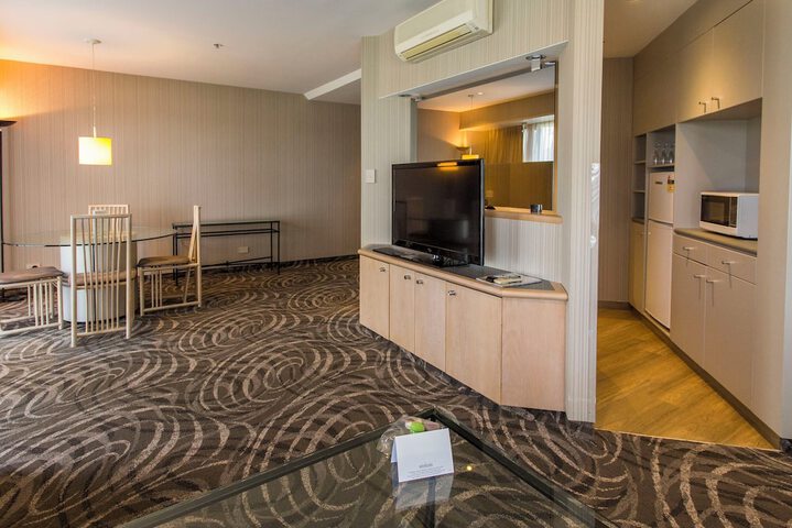 Room 40 of 100