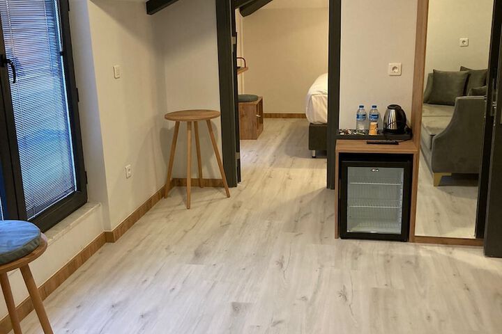 Room 43 of 67