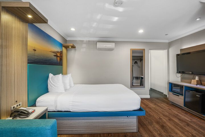 2 Queen Beds (2 of 4)