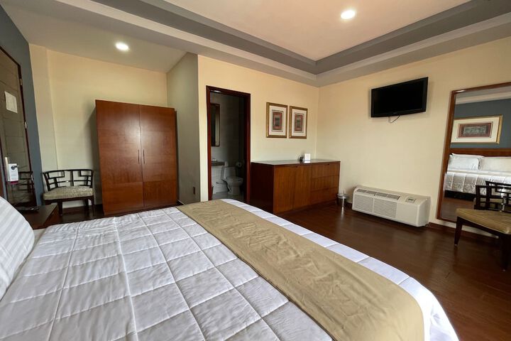 Room 8 of 21