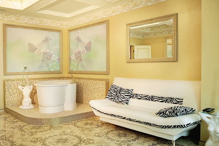 Room 10 of 62