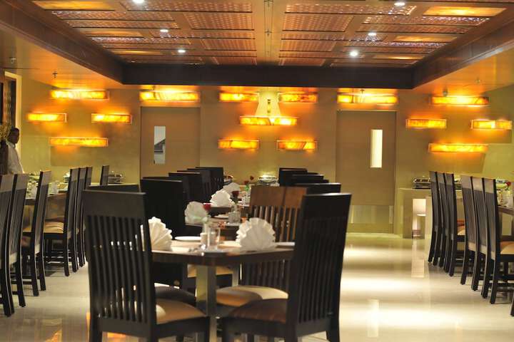 Dining 19 of 47