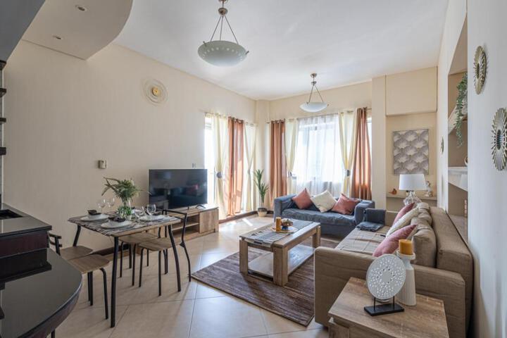 Cheerful Apt With Stunning Views in Port Saeed