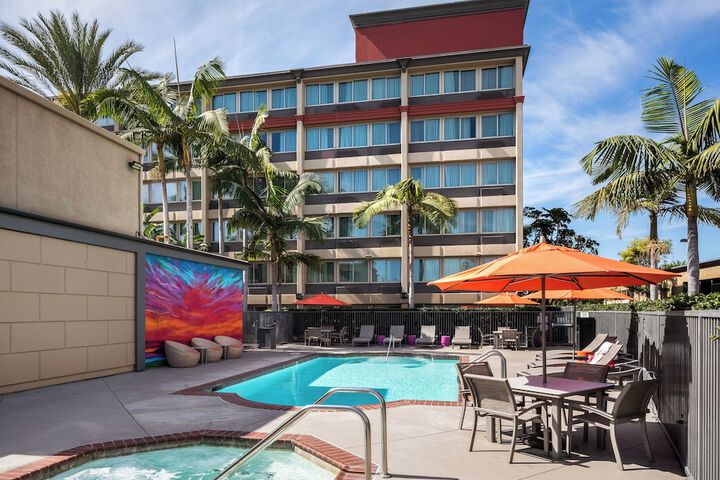 Pool Hotel