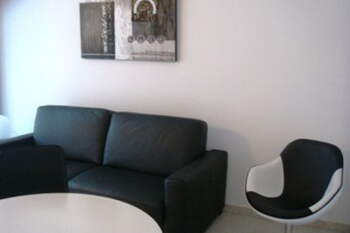 Room 4 of 10