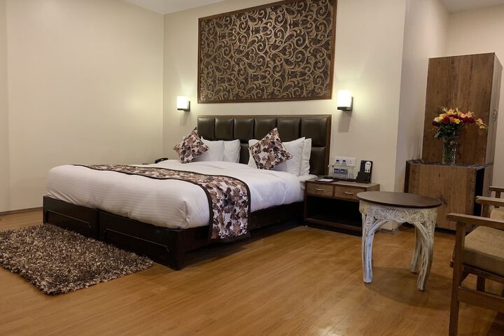 Room 7 of 26