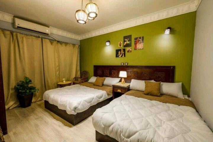 Room 8 of 11