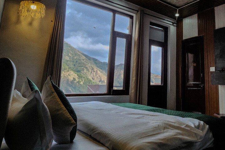 Room 7 of 14