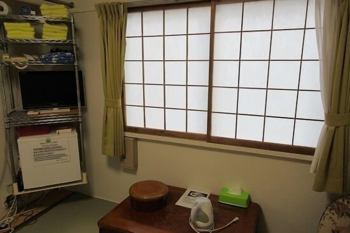 Room 10 of 23