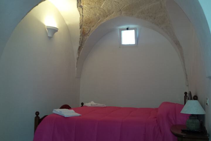 Room 6 of 93