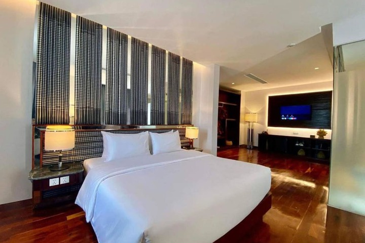 Room 11 of 23