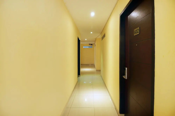 Room 8 of 14