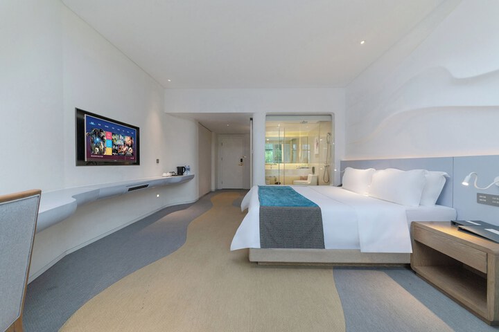 Room 4 of 27