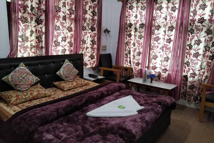 Room 8 of 21