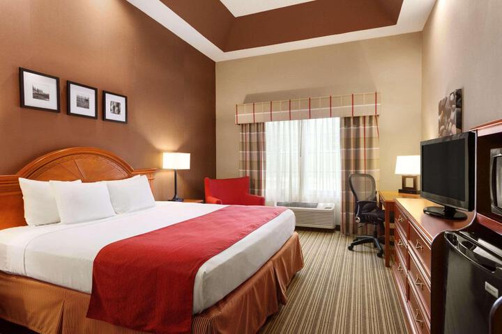 1 King Bed (12 of 12)