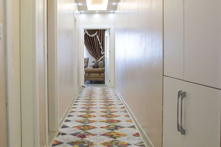 Room 13 of 19