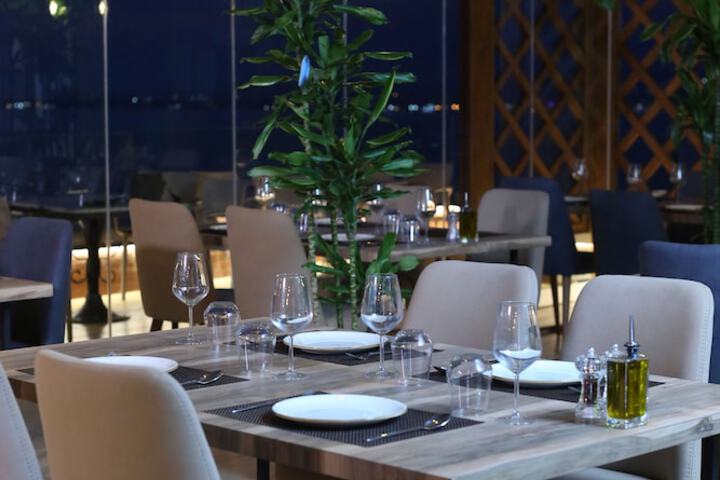 Dining 158 of 218