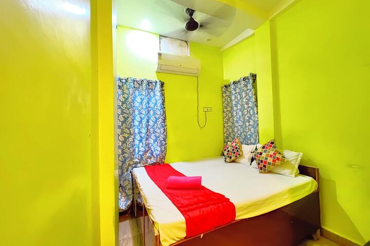 Room 2 of 6