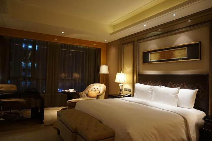 Room 14 of 45