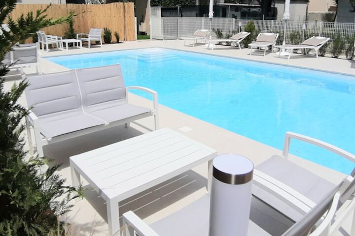 Pool 23 of 46